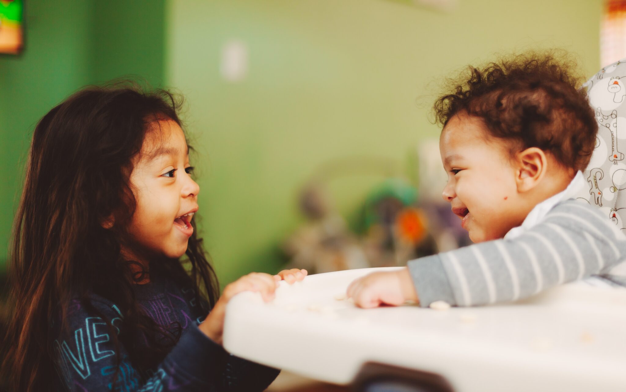 Read more about the article Sibling Relationships: Friends or Foes?